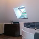 D'hote Cosy Avec Grand Salon, Proche Futuroscope, Cure Thermale, Wifi, Salle De Bain, Parking Gasthof