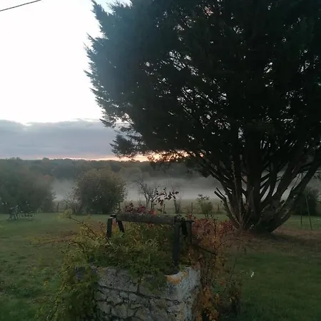 D'hote Cosy Avec Grand Salon, Proche Futuroscope, Cure Thermale, Wifi, Salle De Bain, Parking Гостевой дом