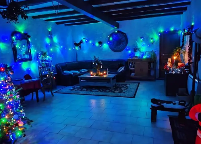 Guest house D'hote Cosy Avec Grand Salon, Proche Futuroscope, Cure Thermale, Wifi, Salle De Bain, Parking La Roche-Posay